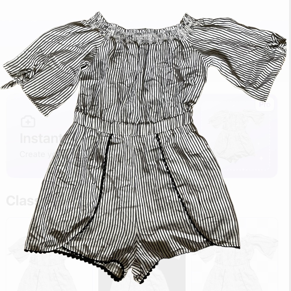 Brandnew Montreal Black & White Striped off shoulder romper shorts PR1-15